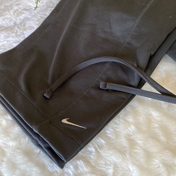 Nike Cropped Leggings/Pants   - Picture 3 of 7